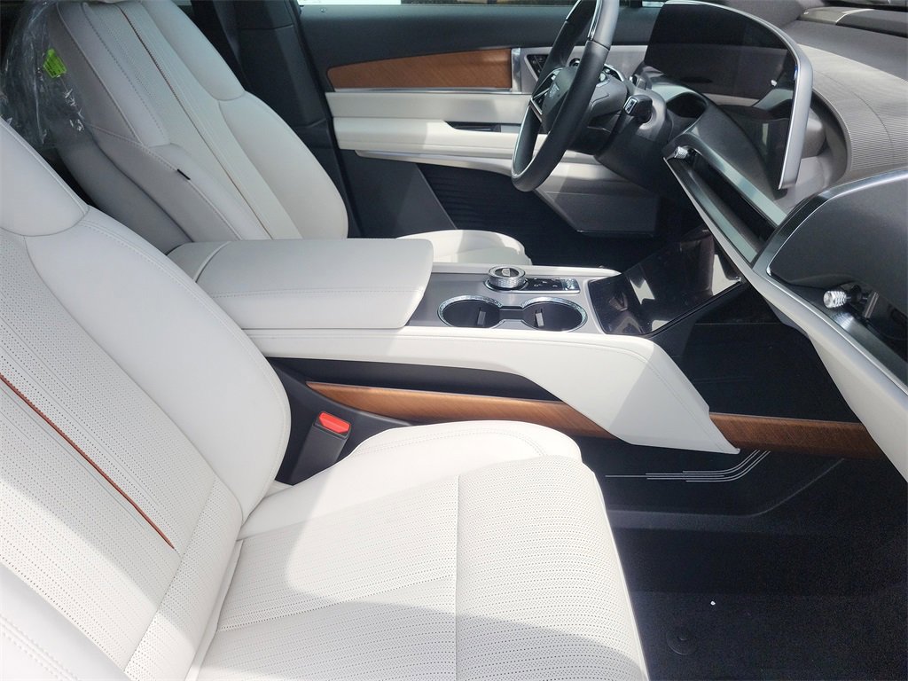 New 2026 Cadillac Vistiq Sport image 9