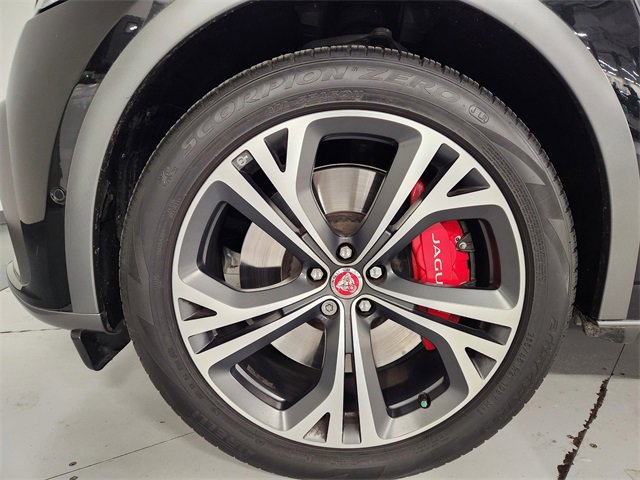 Used 2022 Jaguar F-PACE SVR image 8