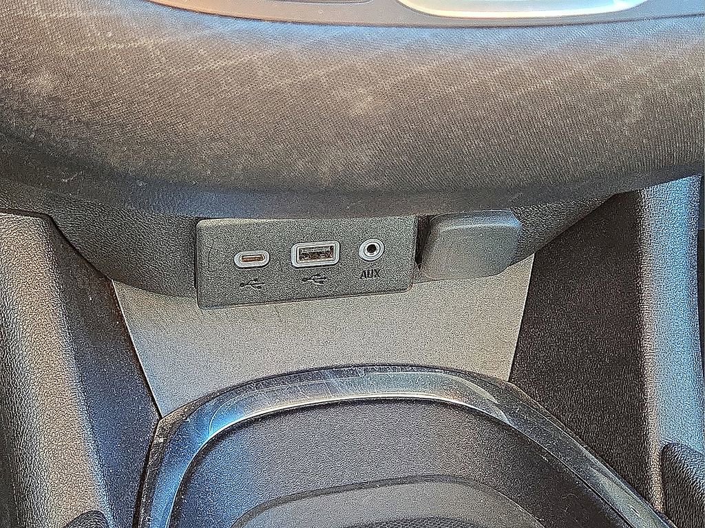 Used 2023 Chevrolet Malibu LT image 28