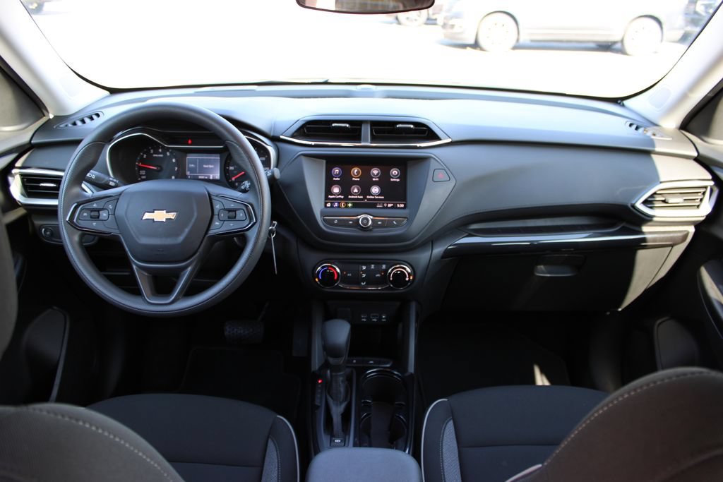 Used 2023 Chevrolet TrailBlazer LS FWD image 32