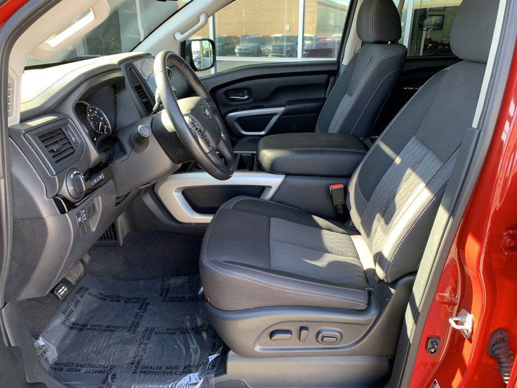 Used 2022 Nissan Titan SV w/ SV Convenience Package RWD image 13
