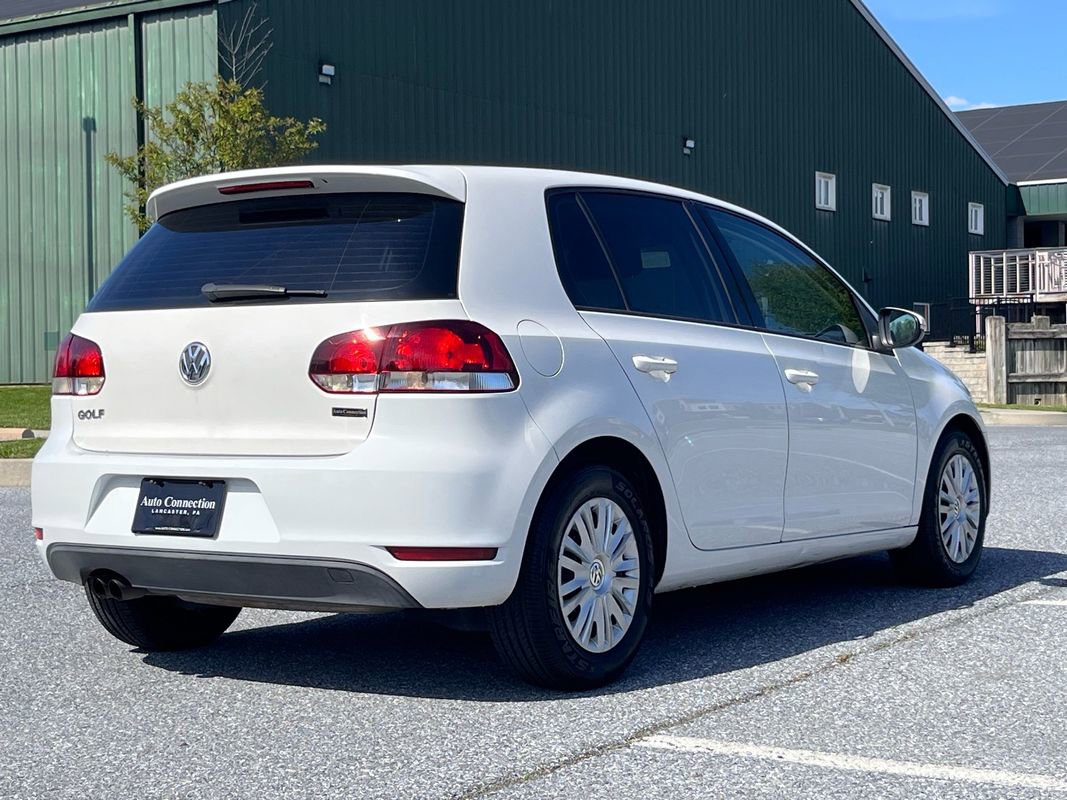 Used 2012 Volkswagen Golf 4-Door FWD image 8