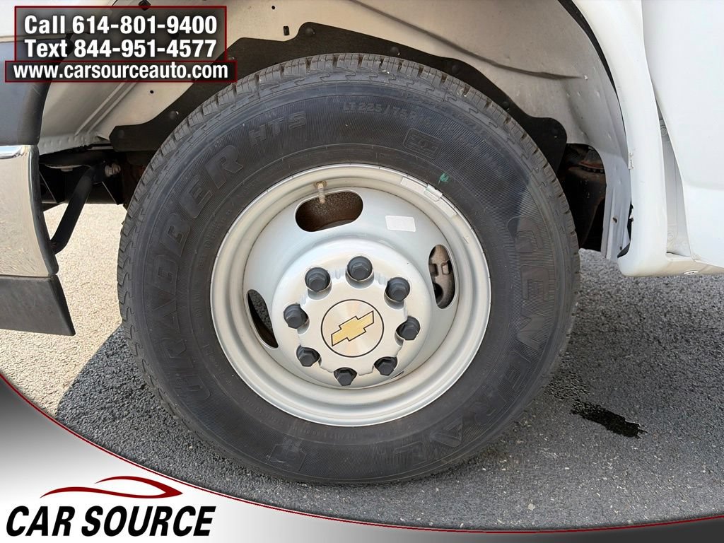 Used 2023 Chevrolet Express 4500 w/ Ambulance Package RWD image 18