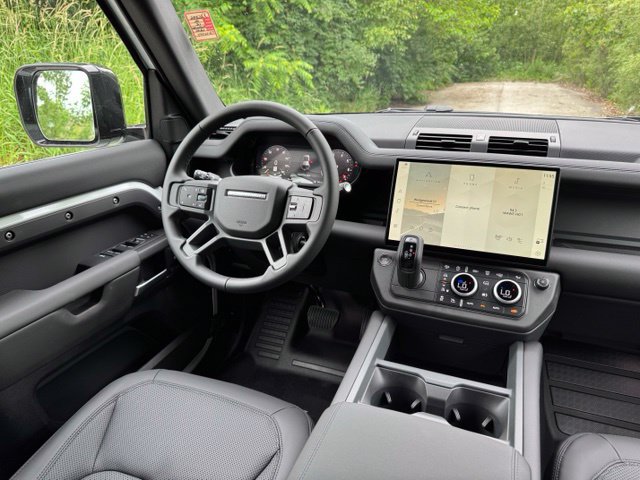 New 2026 Land Rover Defender 110 X-Dynamic SE AWD/4WD image 28