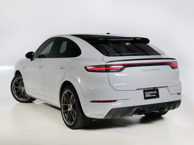 Used 2021 Porsche Cayenne Turbo S image 3