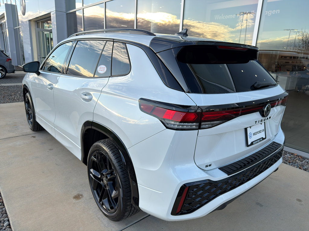 New 2026 Volkswagen Tiguan SE R-Line image 7