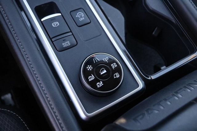 Certified 2025 Nissan Pathfinder SV AWD/4WD image 20