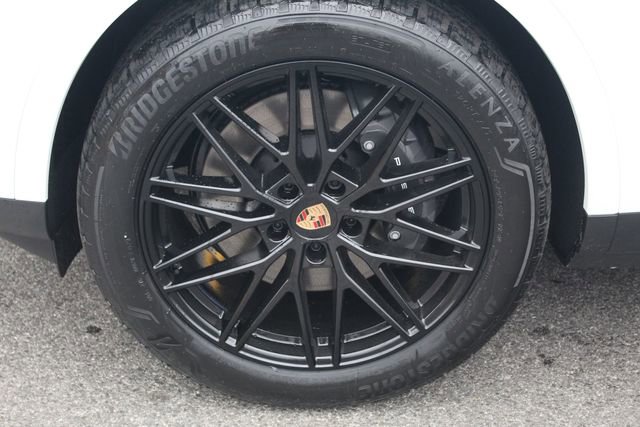 New 2026 Porsche Cayenne Base image 15
