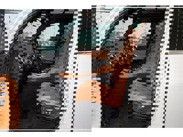 New 2026 BMW X5 xDrive50e w/ Premium Package image 60