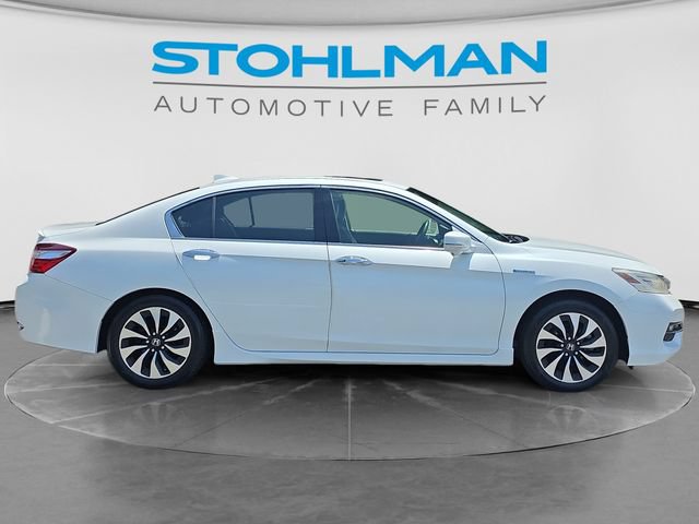 Used 2017 Honda Accord Touring image 4