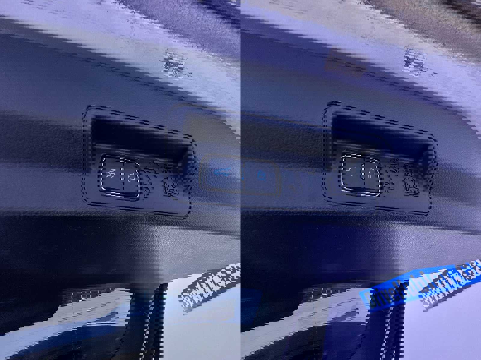 Used 2020 Ford Explorer XLT w/ Comfort Package image 41