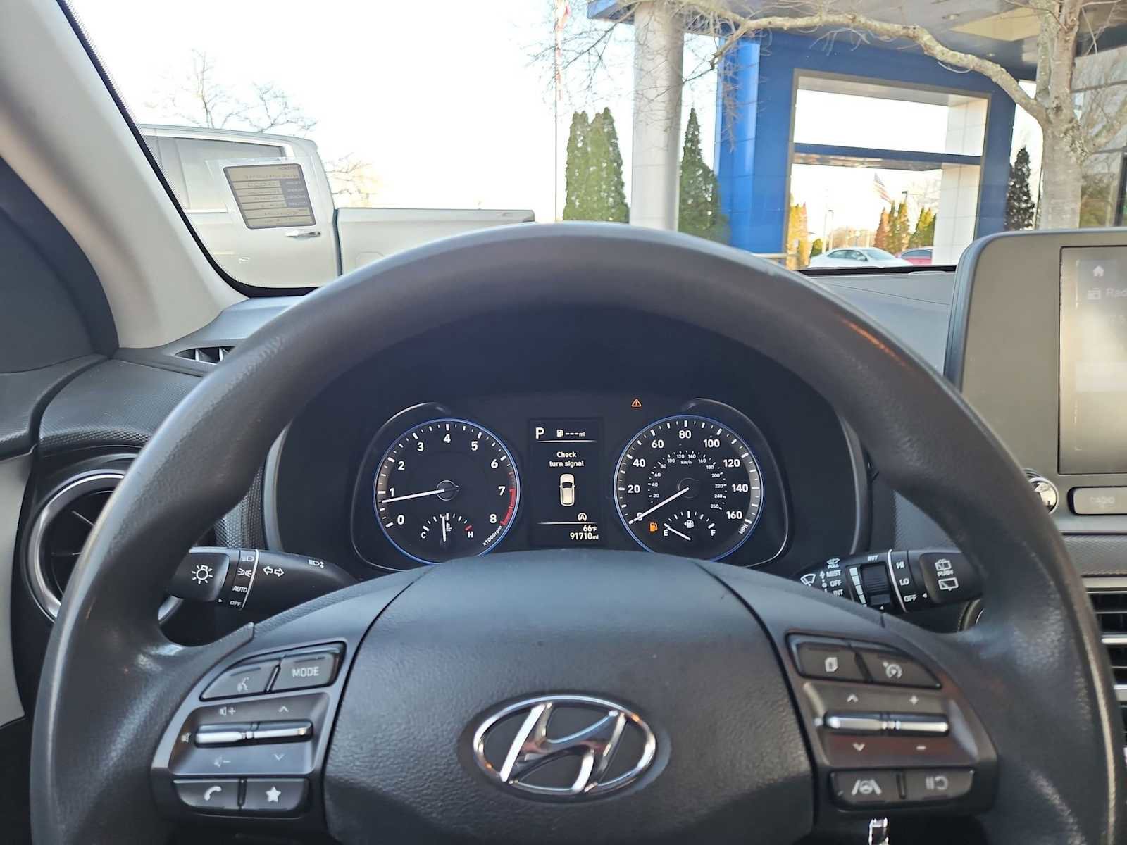 Used 2022 Hyundai Kona SE image 33