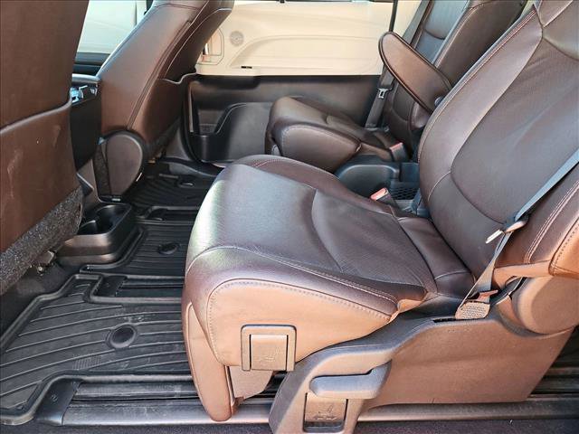 Used 2024 Toyota Sienna Platinum image 19