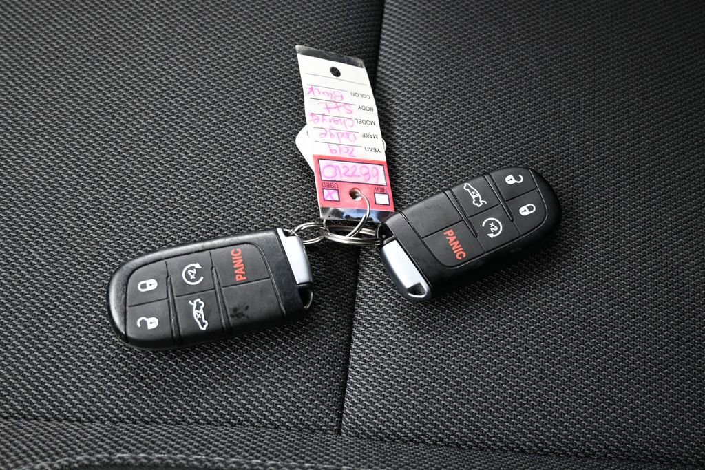 Used 2019 Dodge Charger SXT AWD/4WD image 28