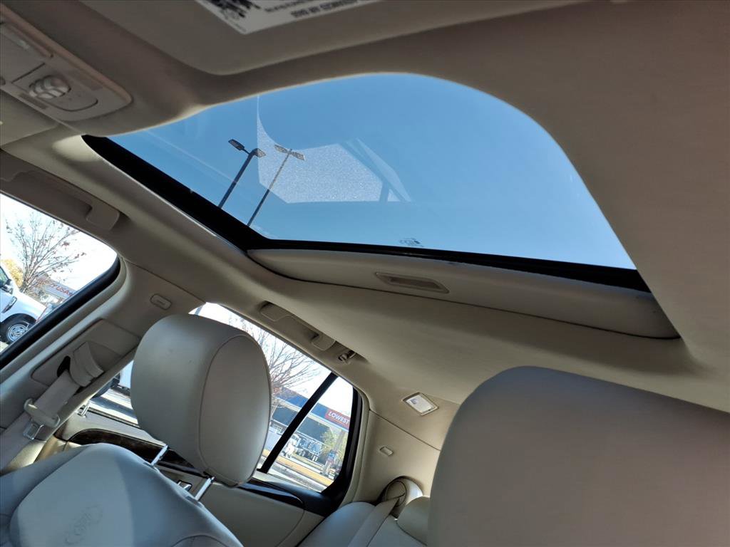 Used 2010 Cadillac DTS Luxury image 7