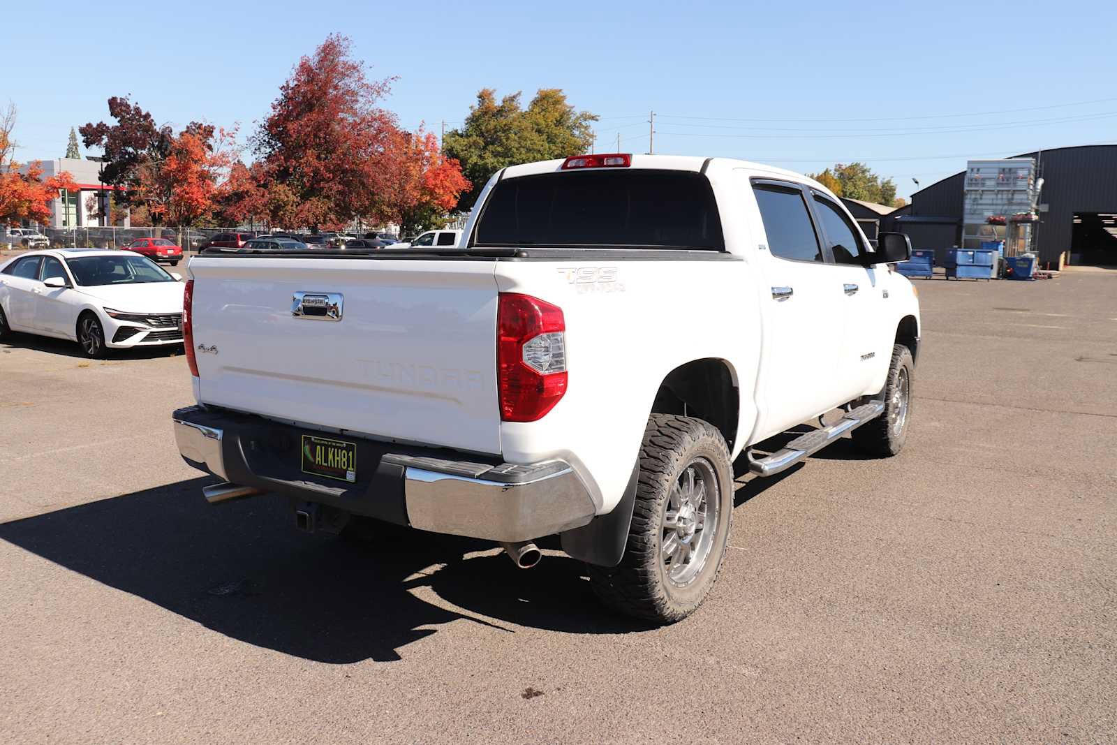Used 2014 Toyota Tundra SR5 w/ SR5 Upgrade Package AWD/4WD image 5