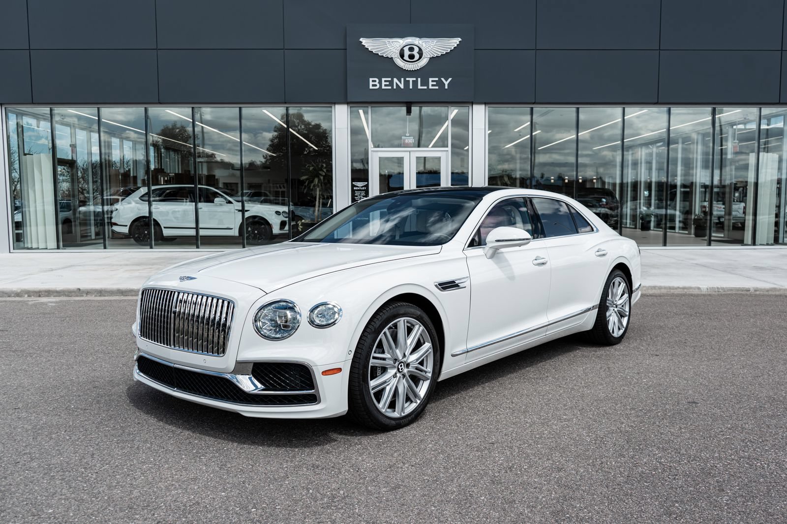 Certified 2023 Bentley Flying Spur V8 AWD/4WD image 1