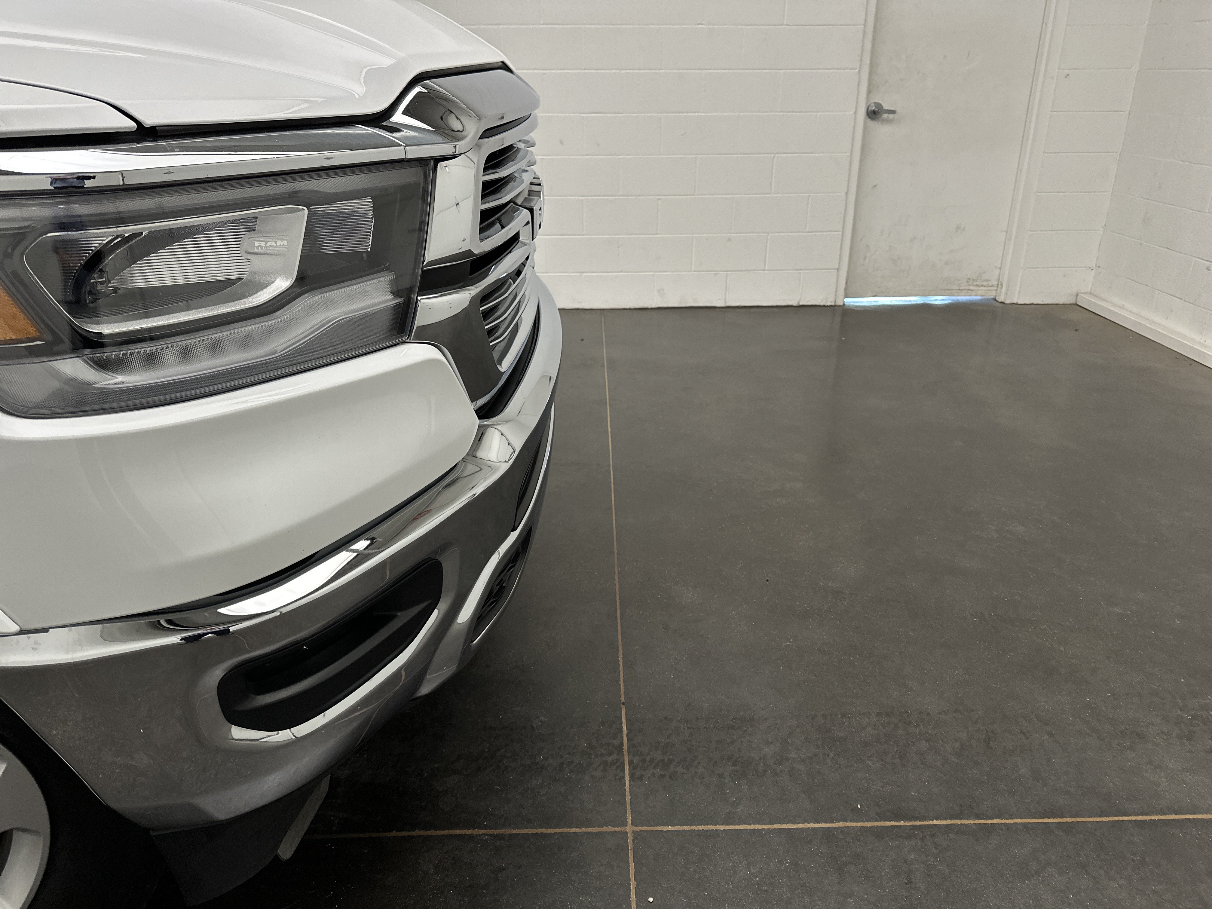 Used 2020 RAM 1500 Laramie AWD/4WD image 2