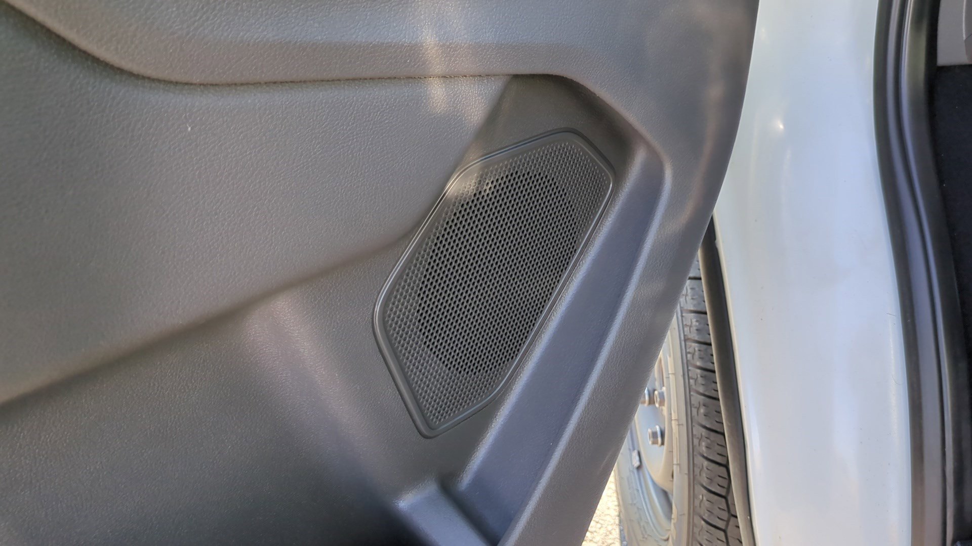 Used 2023 Ford Transit 350 XLT image 12