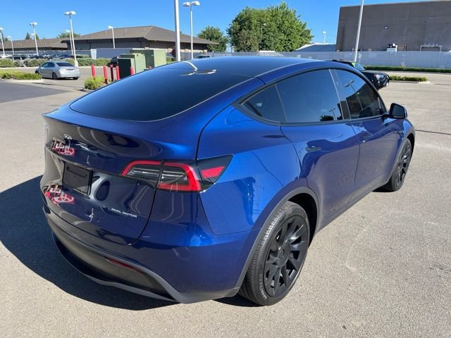Used 2024 Tesla Model Y Long Range AWD/4WD image 5