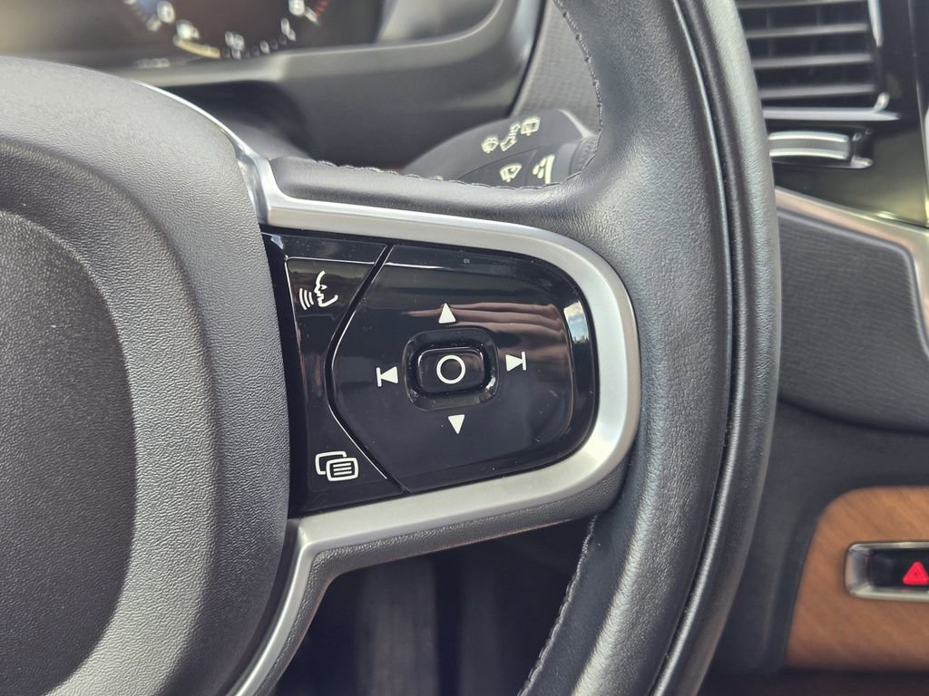 Used 2022 Volvo XC90 T6 Momentum w/ Advanced Package image 30