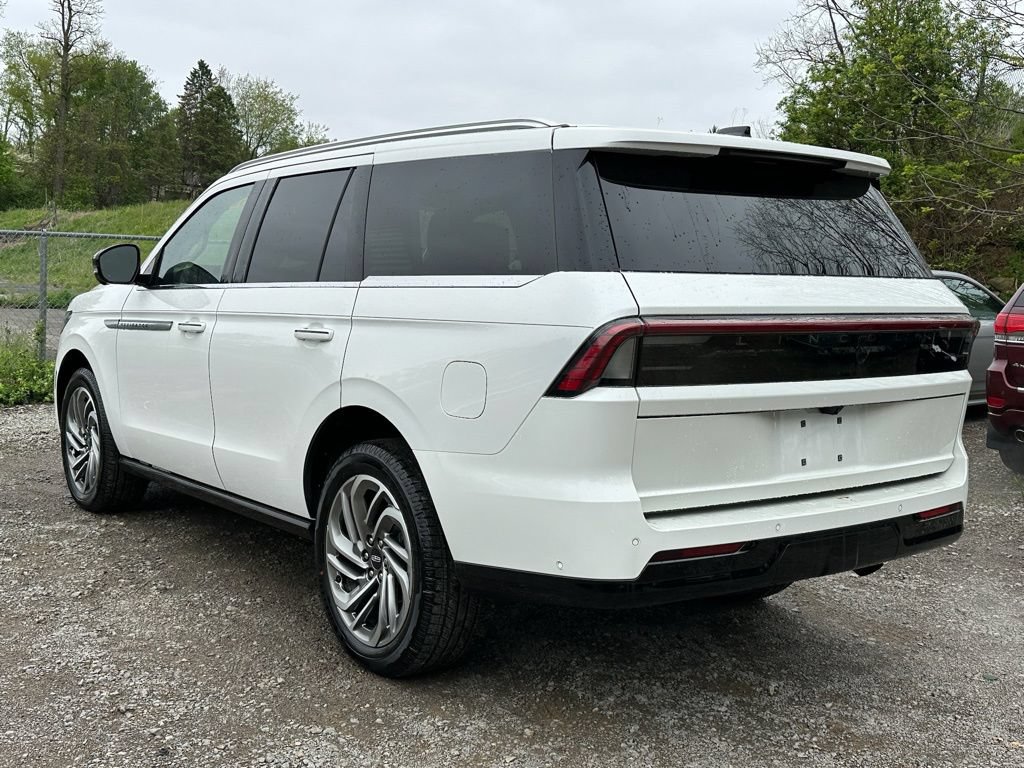New 2025 Lincoln Navigator Reserve AWD/4WD image 31