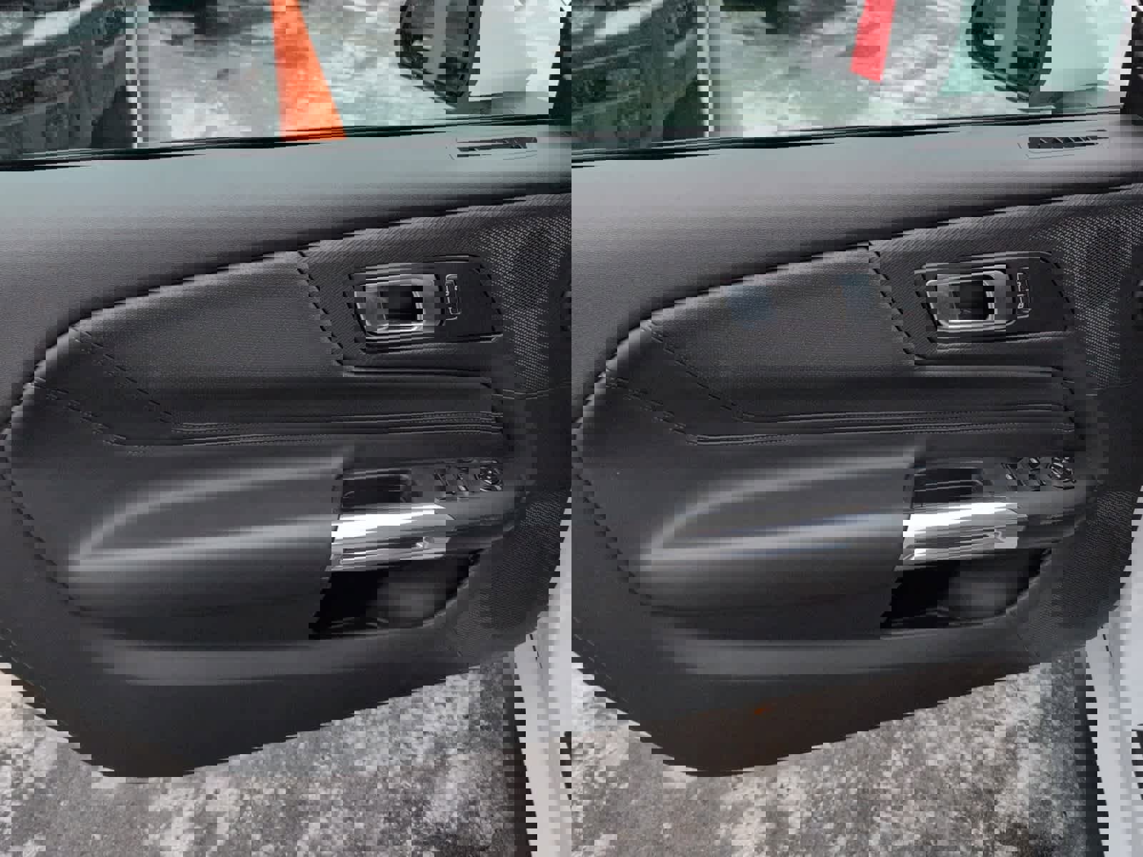 Used 2025 Ford Mustang Premium image 11