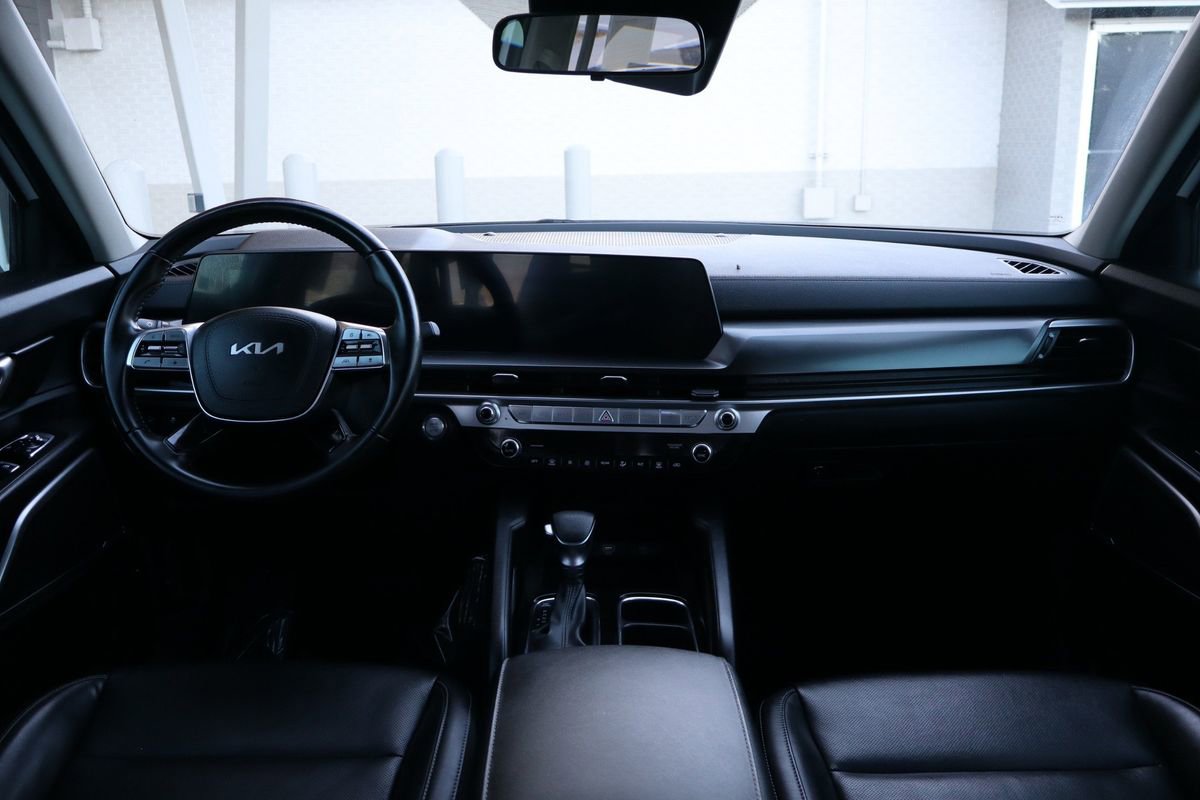 Used 2023 Kia Telluride LX image 16