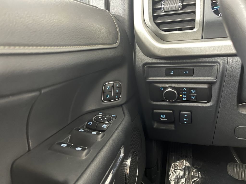 Used 2023 Ford Expedition Max XLT image 26