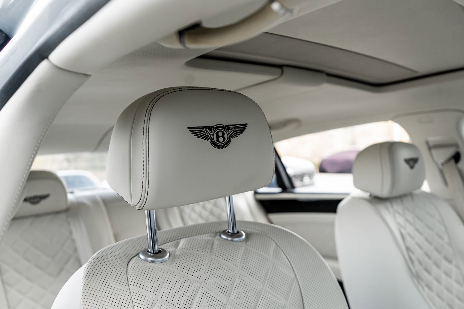 Used 2018 Bentley Flying Spur V8 image 41