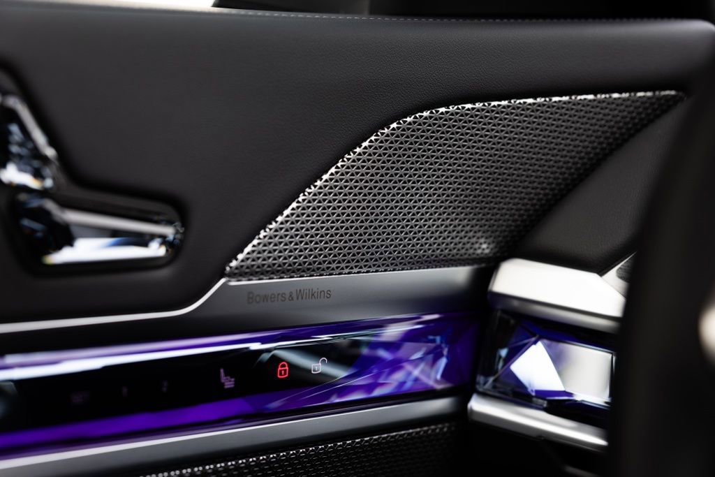 Used 2024 BMW 760i xDrive w/ Premium Package 2 image 43