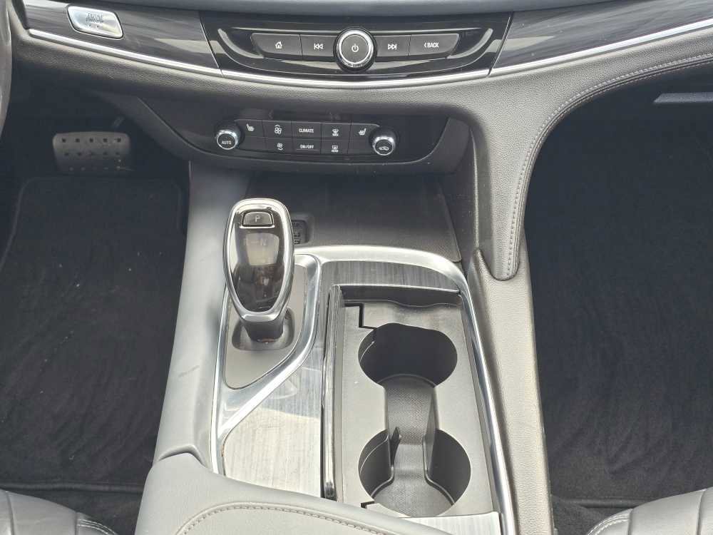 Used 2020 Buick Enclave Essence w/ Sound and Sites Package image 13