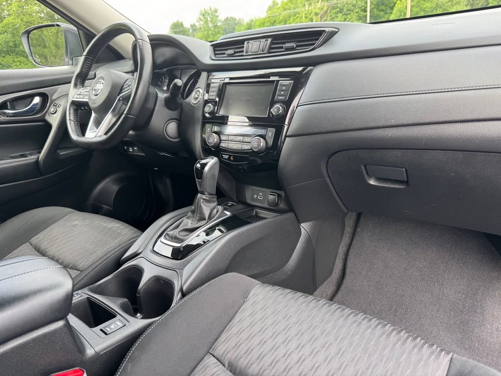 Used 2019 Nissan Rogue SV w/ Premium Package AWD/4WD image 12