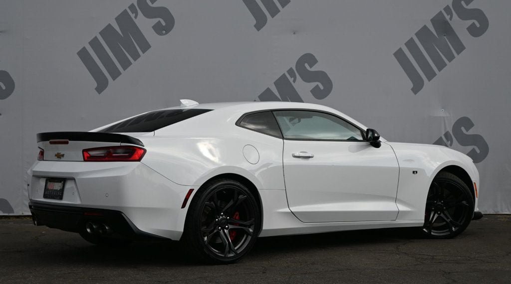 Used 2018 Chevrolet Camaro SS RWD image 5
