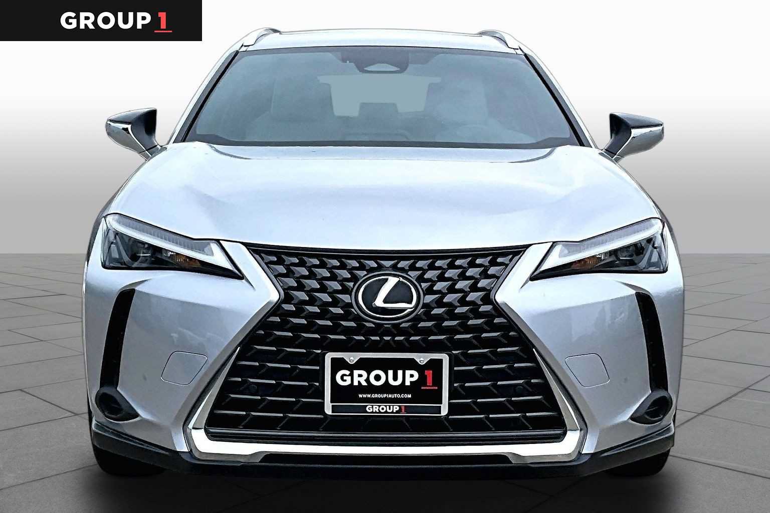 Certified 2025 Lexus UX 300h FWD w/ Accessory Package (Z1) image 4