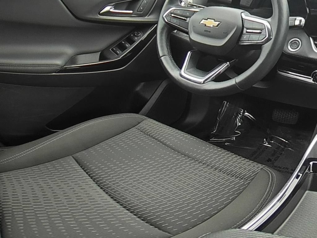 Used 2025 Chevrolet Equinox LT AWD/4WD image 31