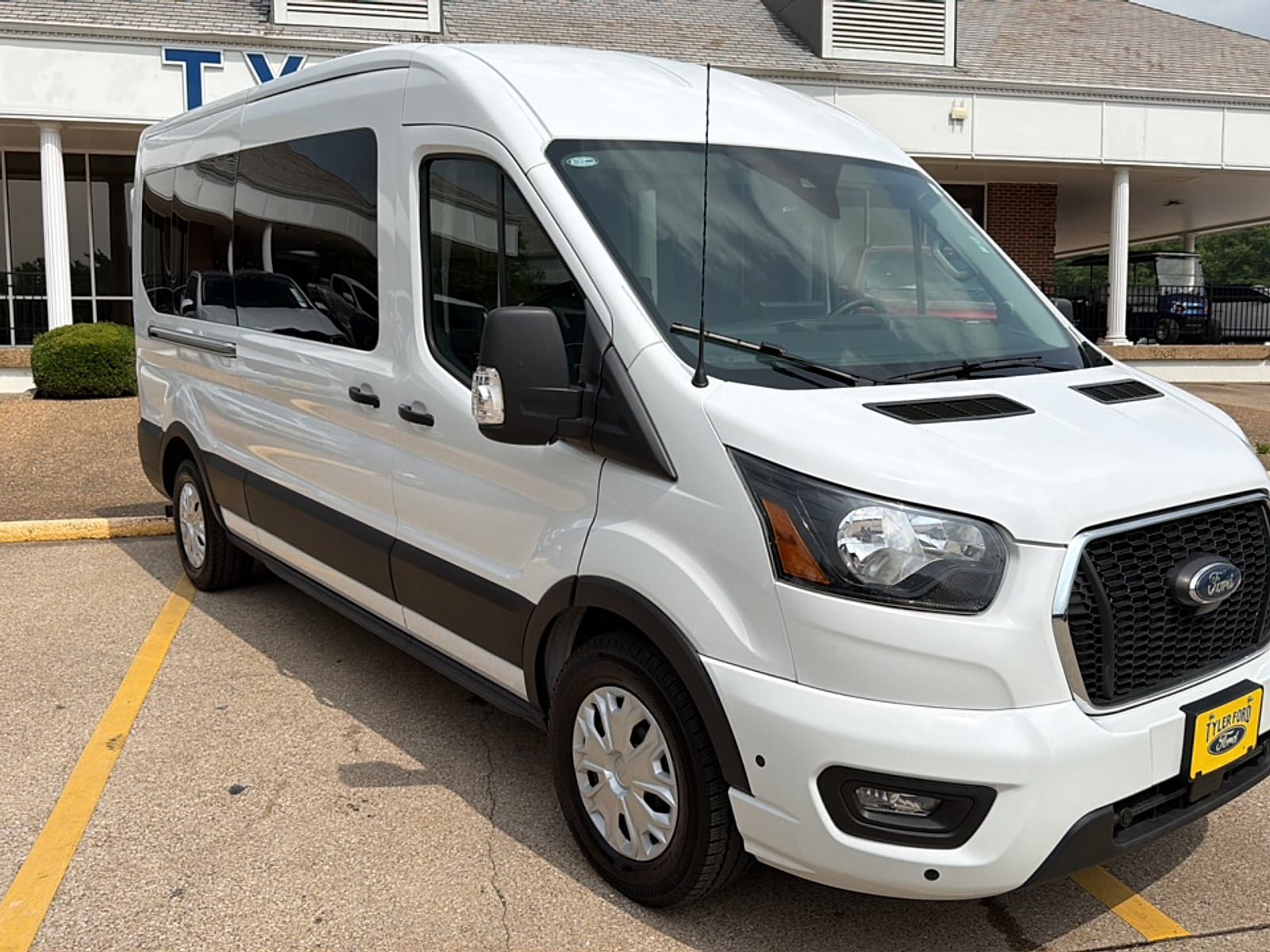 Used 2025 Ford Transit 350 XLT RWD image 1