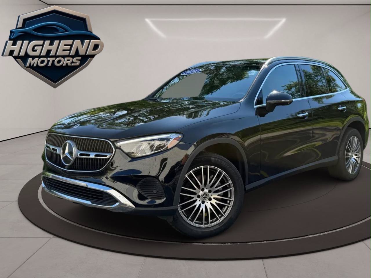 Used 2024 Mercedes-Benz GLC 300 4MATIC image 2