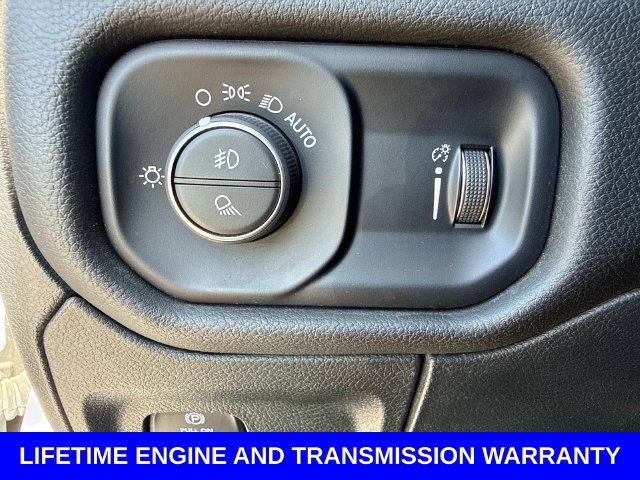 Used 2023 RAM 1500 Big Horn AWD/4WD image 31