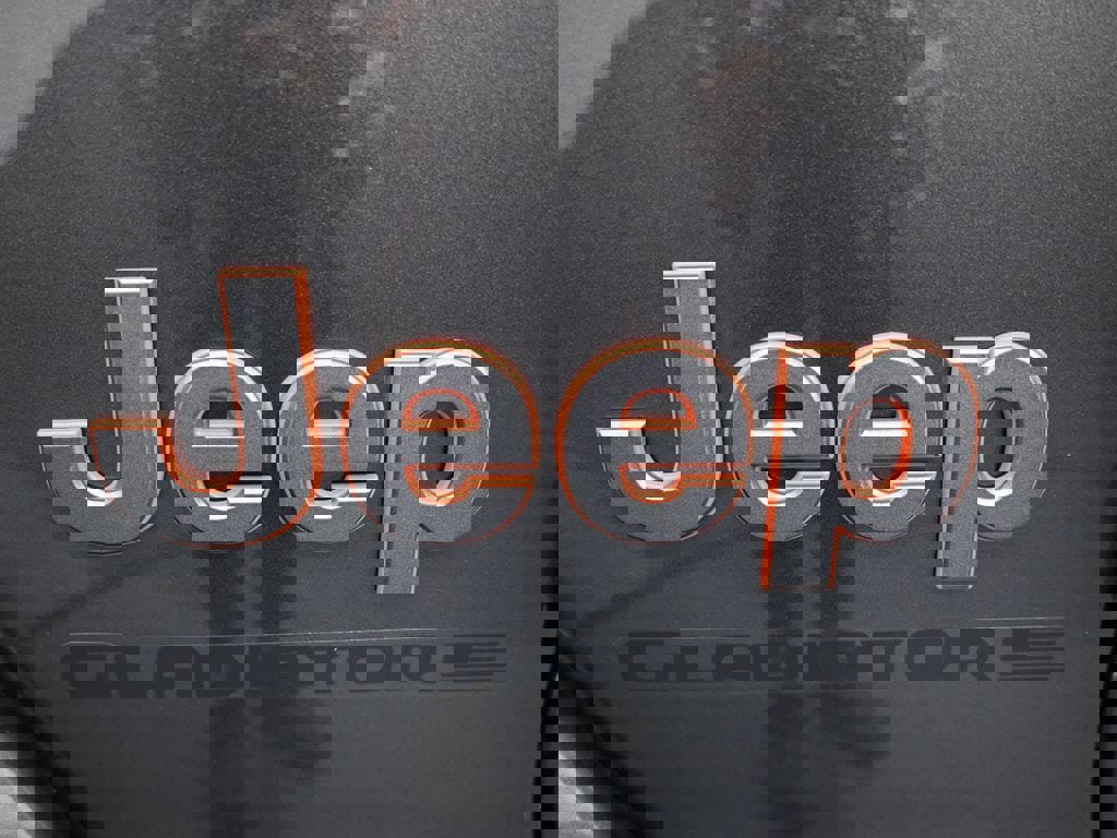 New 2025 Jeep Gladiator Mojave image 28