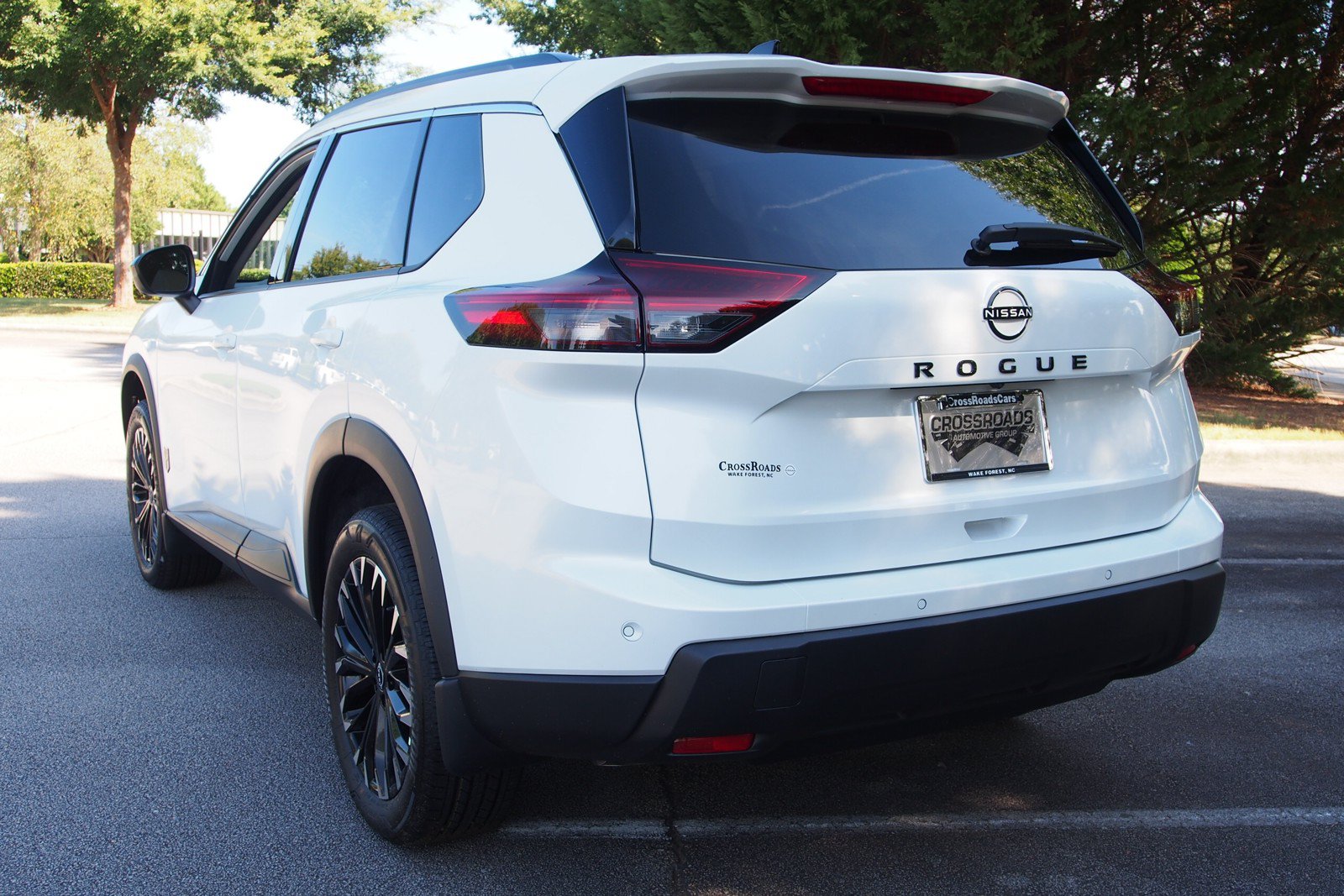 New 2026 Nissan Rogue Dark Armor FWD image 5
