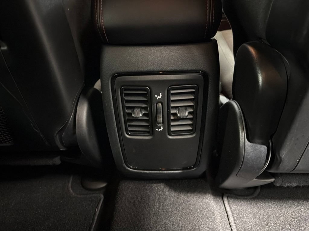 Used 2025 Dodge Durango GT AWD/4WD image 11