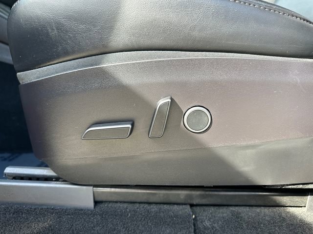 Used 2022 Tesla Model Y Performance image 28