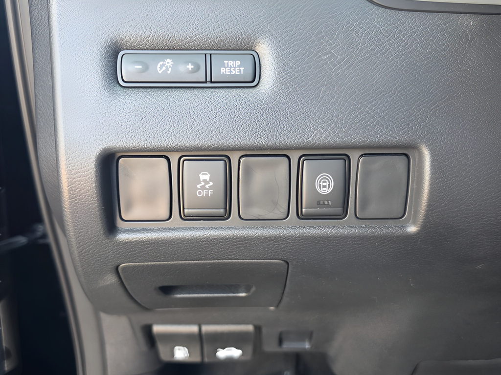 Used 2023 Nissan Murano SV w/ SV Midnight Edition Package FWD image 15