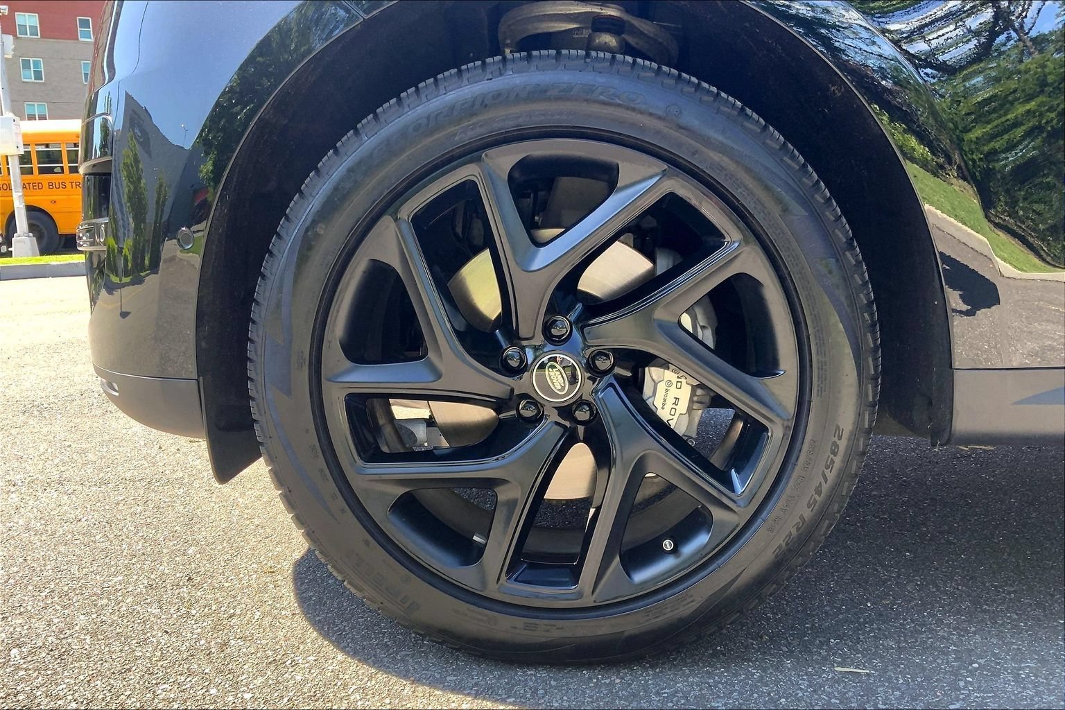 Certified 2025 Land Rover Range Rover Sport SE AWD/4WD image 10