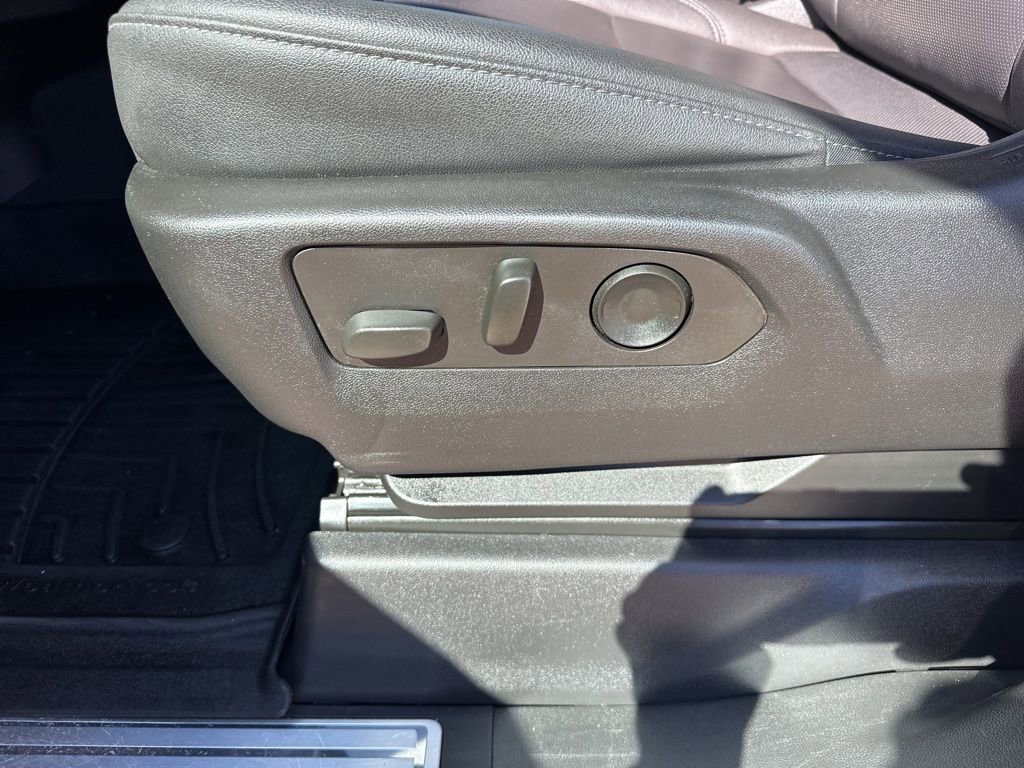 Used 2024 Chevrolet Silverado 2500 LTZ image 13