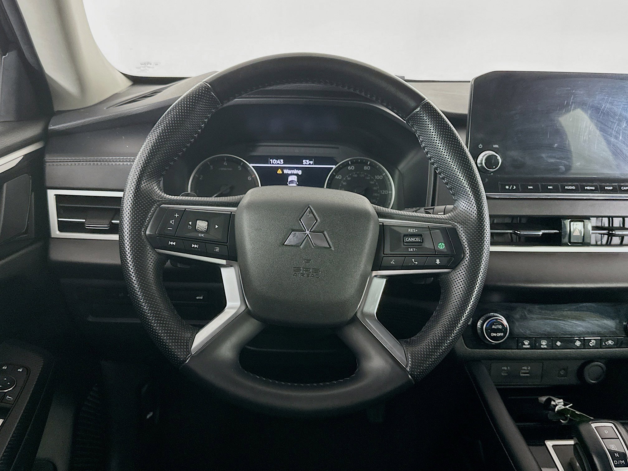 Used 2024 Mitsubishi Outlander SE image 18