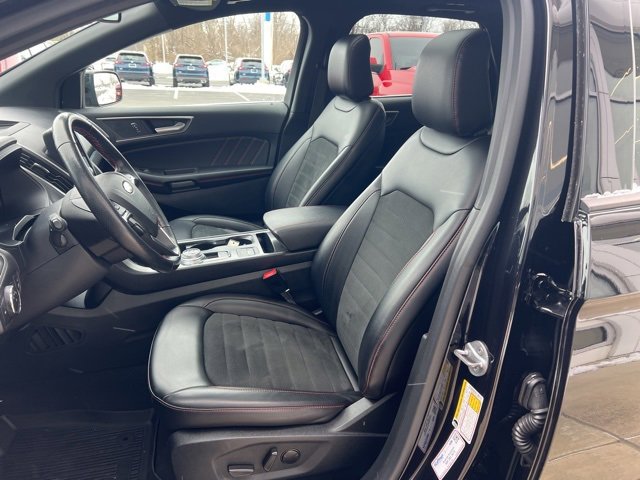 Used 2022 Ford Edge ST-Line image 19