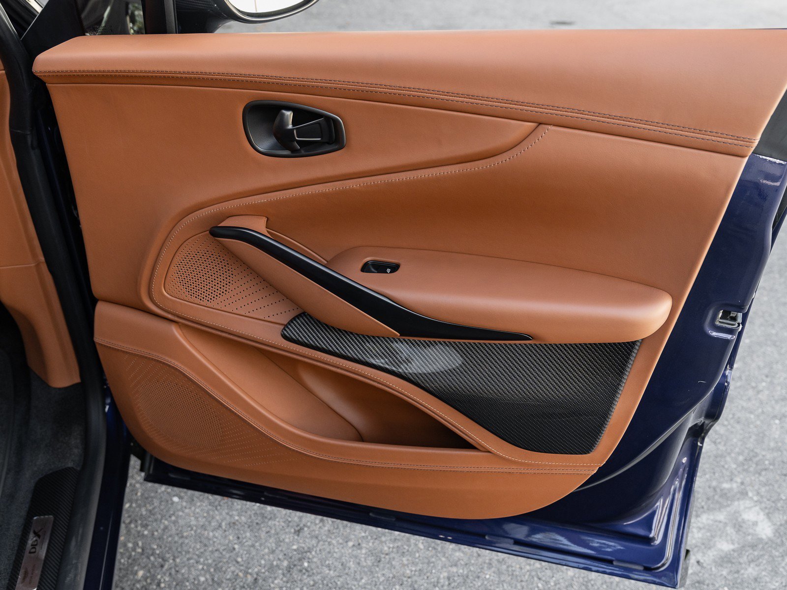 Used 2023 Aston Martin DBX 707 image 26