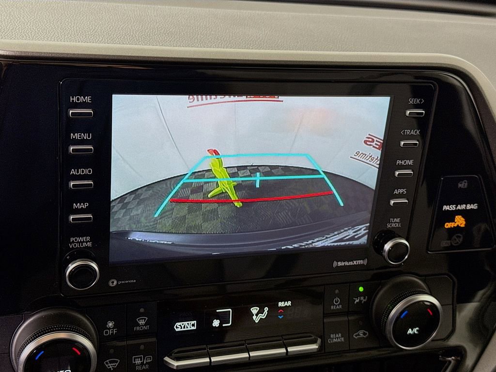 Used 2022 Toyota Highlander L AWD/4WD image 5